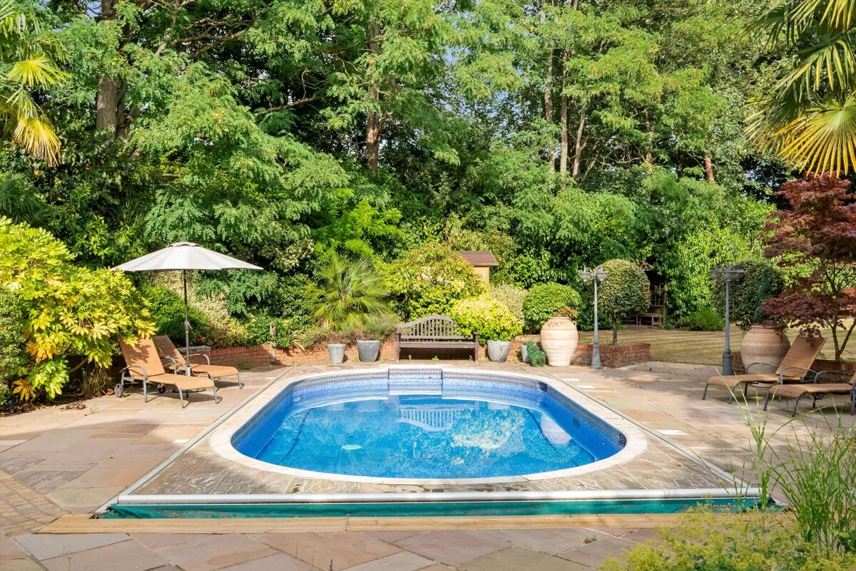 The Barton, Cobham, KT11, photo 12