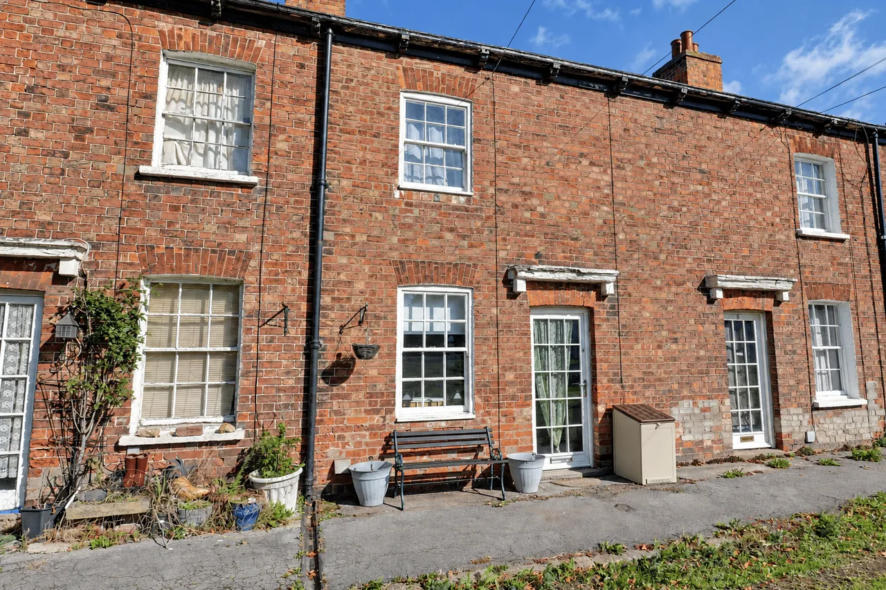 2 bed house for sale, Manchester Square, New Holland, DN19