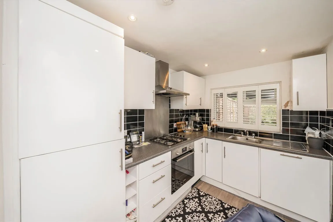 Whitton Road, TW3, photo 3