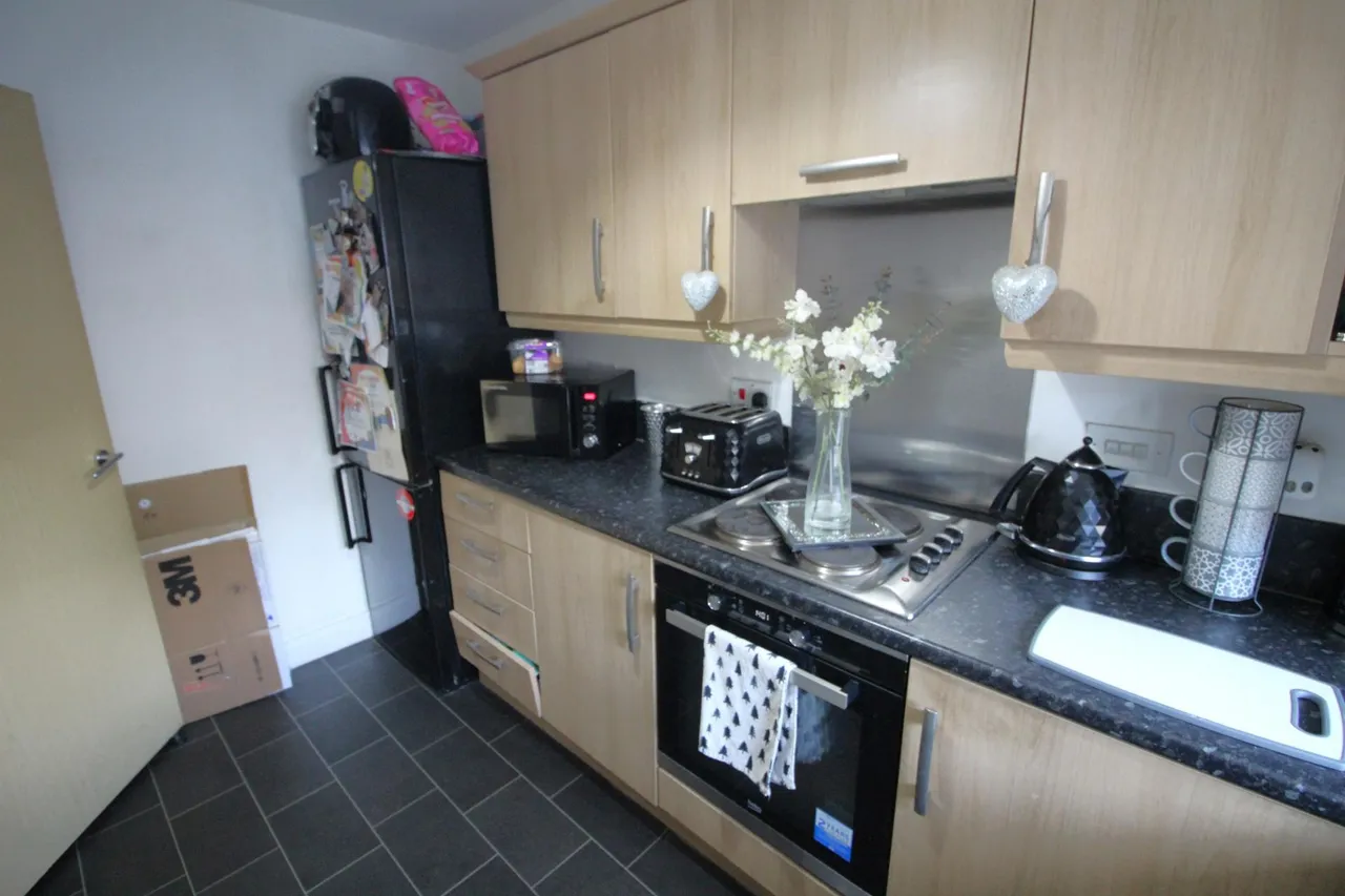 Fairbourne Walk, Oldham, OL1, photo 6