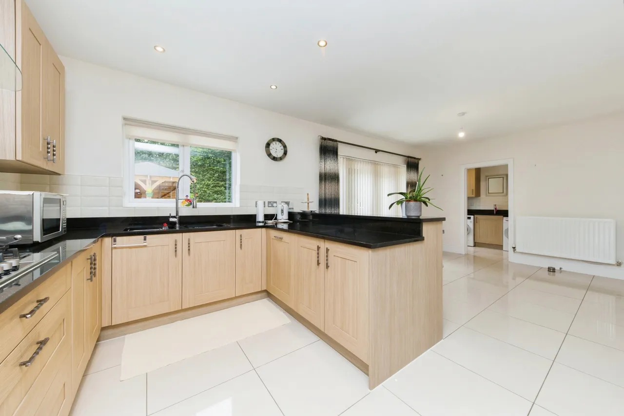 Cotton Crescent, Macclesfield, Cheshire, SK10, photo 3