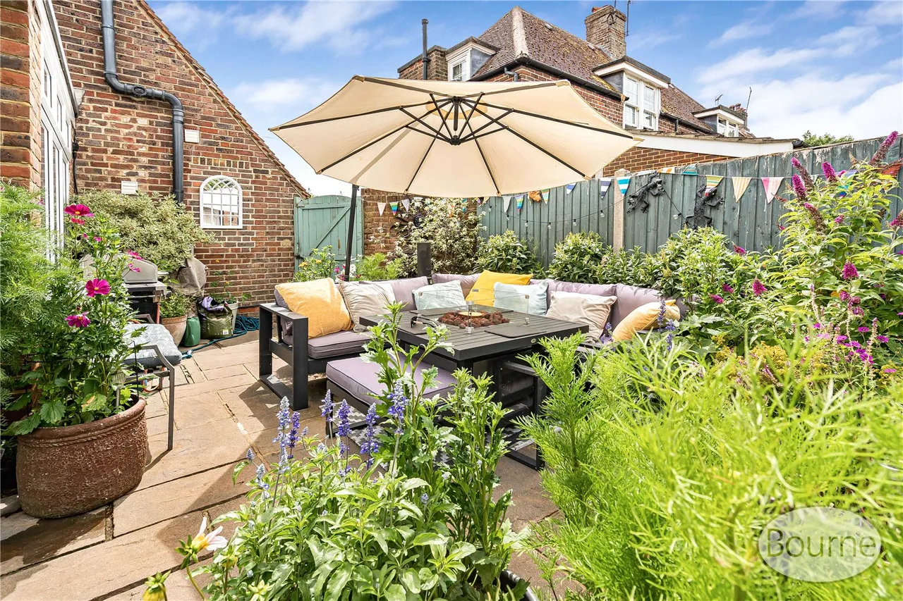 Old Epsom Road, East Clandon, GU4, photo 25