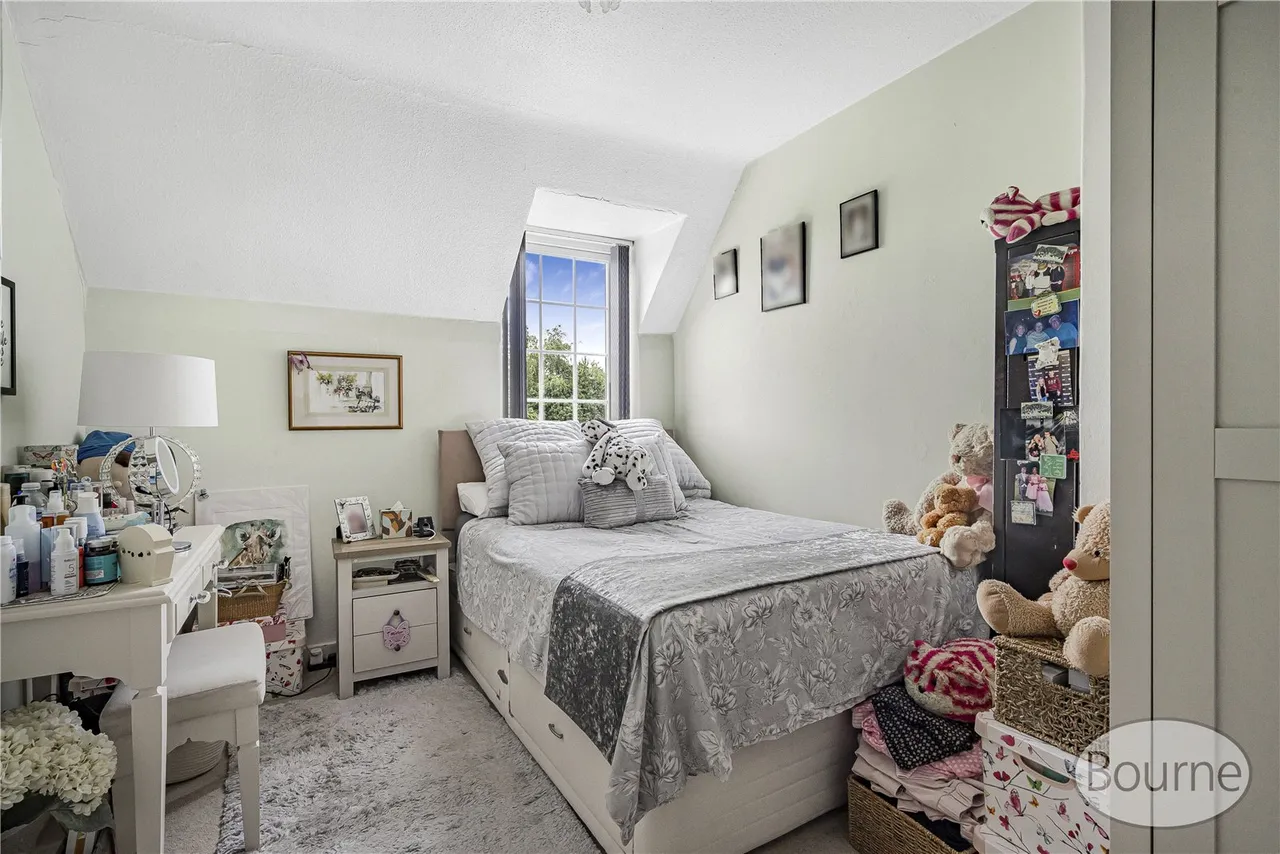 Old Epsom Road, East Clandon, GU4, photo 17