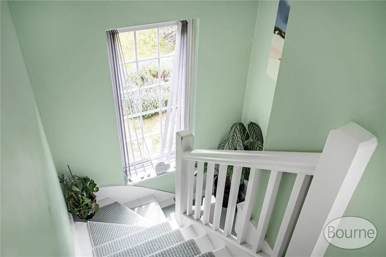 Old Epsom Road, East Clandon, GU4, photo 14
