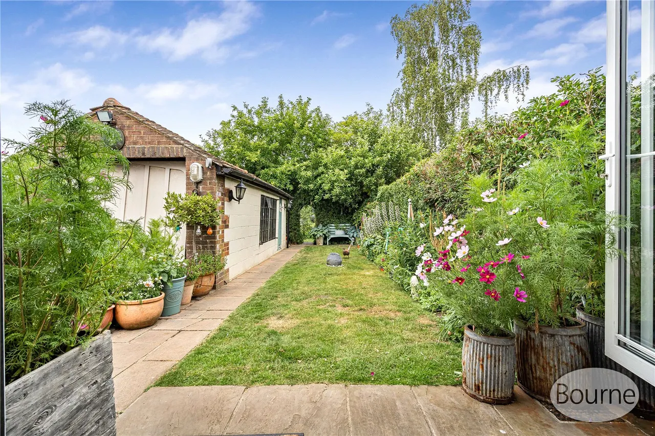 Old Epsom Road, East Clandon, GU4, photo 21