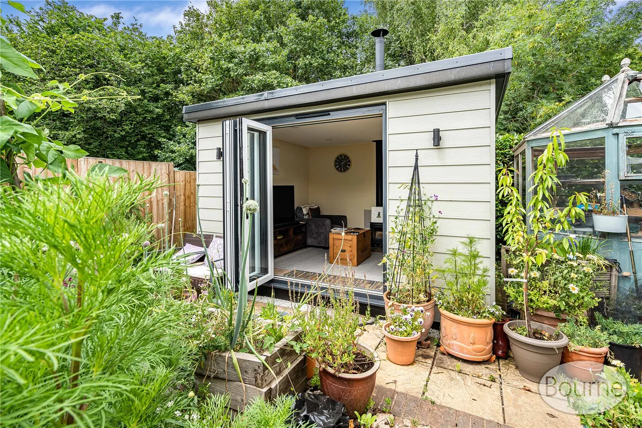 Old Epsom Road, East Clandon, GU4, photo 29