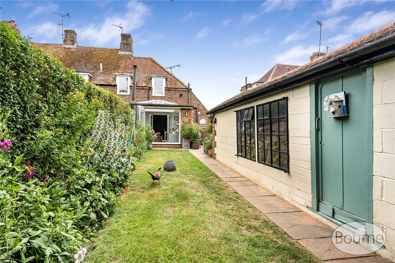 Old Epsom Road, East Clandon, GU4, photo 22