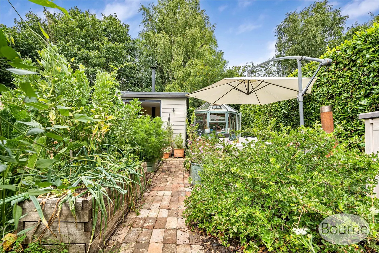 Old Epsom Road, East Clandon, GU4, photo 28