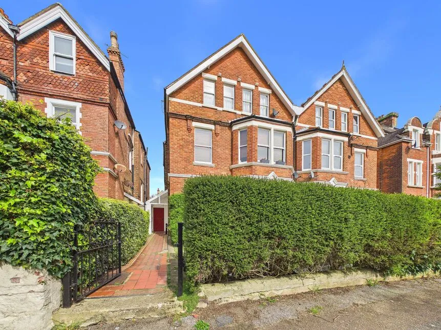 2 bed flat for sale — Bouverie Road West, Folkestone, Kent, CT20