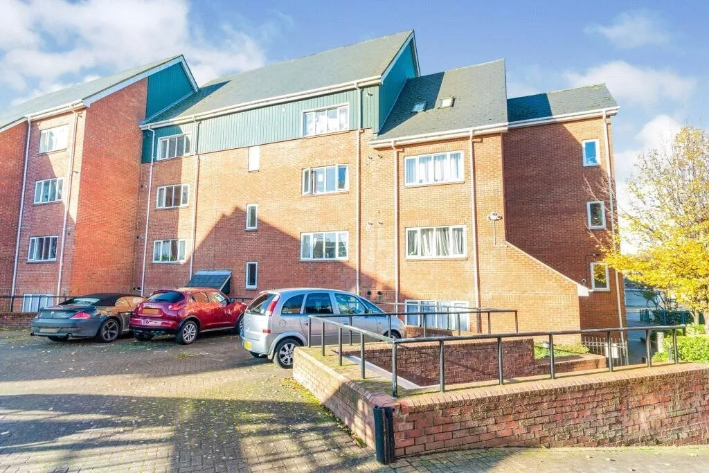 2 bed flat for sale, Heron Quay, Bedford, MK40