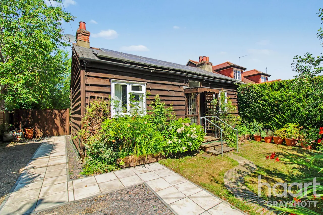 2 bed house for sale, Mill Lane, Lindford, GU35