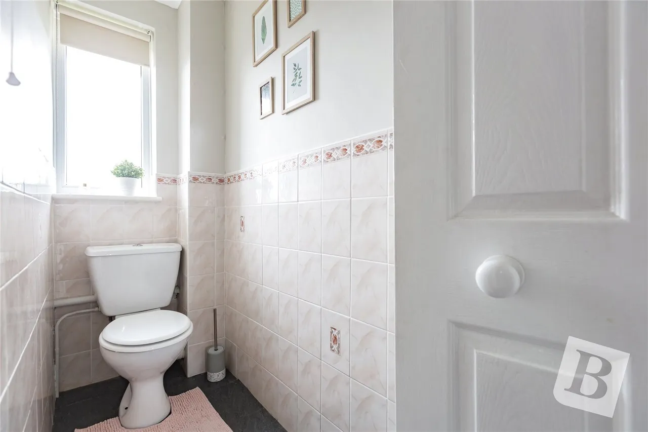 Hornchurch, RM12, photo 8