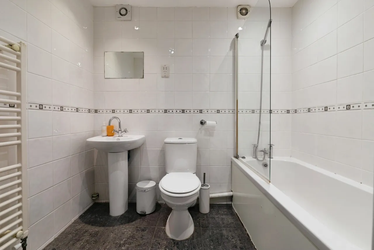 Radbourne Crescent, Walthamstow, E17, photo 10