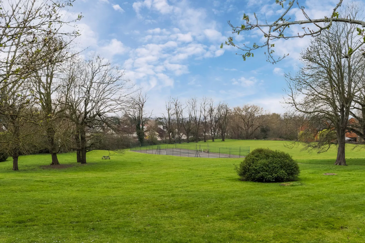 Shooters Hill Road, London, SE18, photo 4