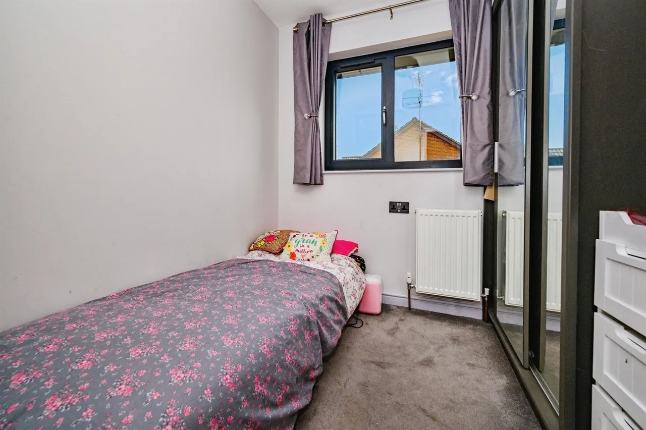 Perham Way, London Colney, AL2, photo 13