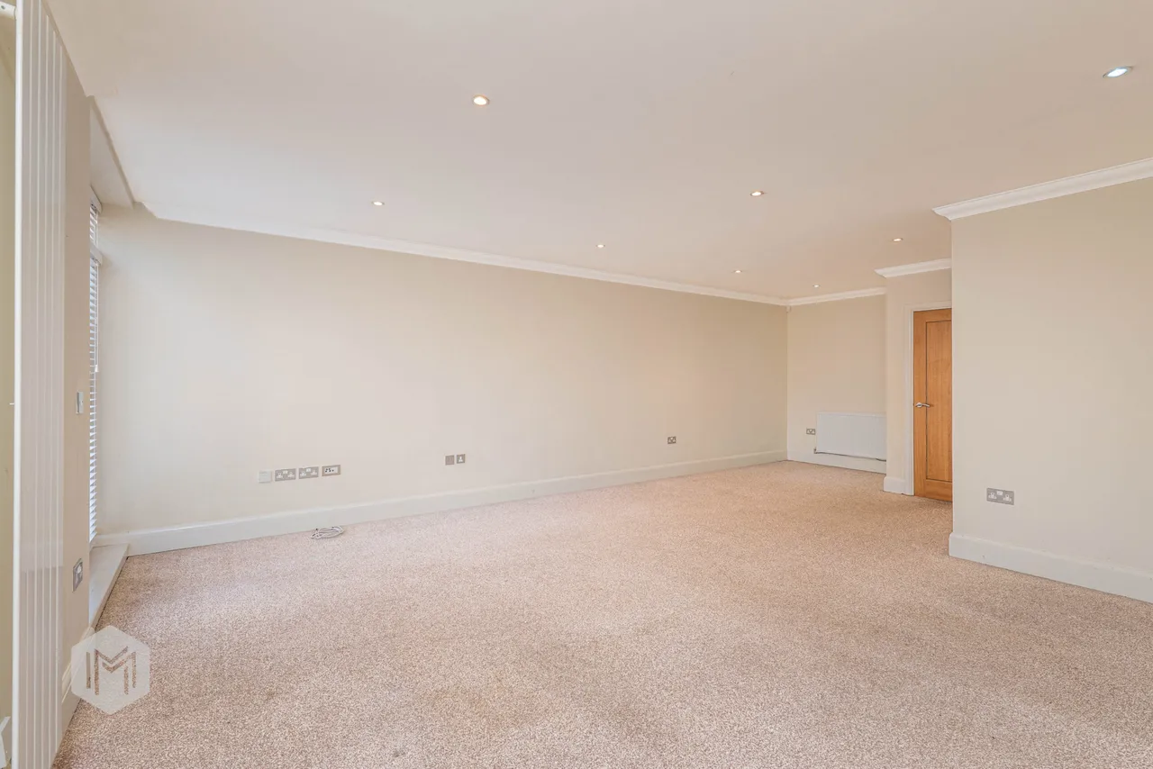 Lever House, Greenmount Lane, Bolton, BL1 5JF, photo 5
