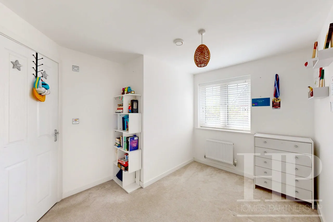 Cornwell Avenue, Crawley, RH10, photo 23