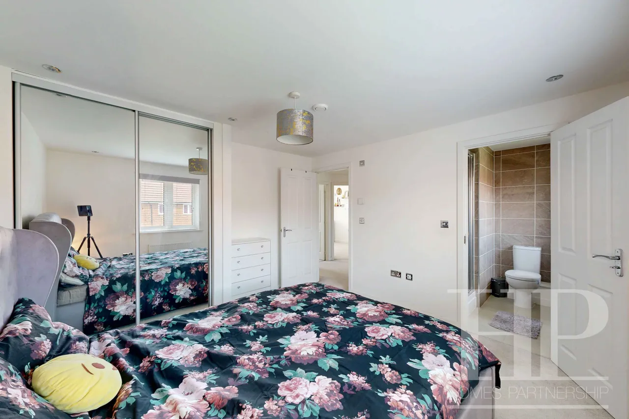 Cornwell Avenue, Crawley, RH10, photo 19