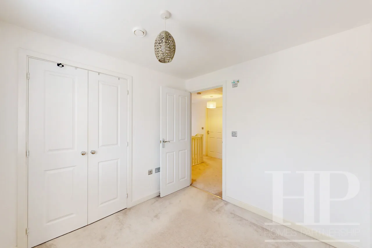 Cornwell Avenue, Crawley, RH10, photo 9