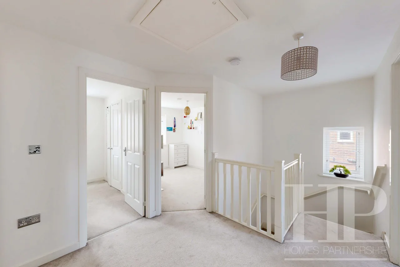 Cornwell Avenue, Crawley, RH10, photo 14