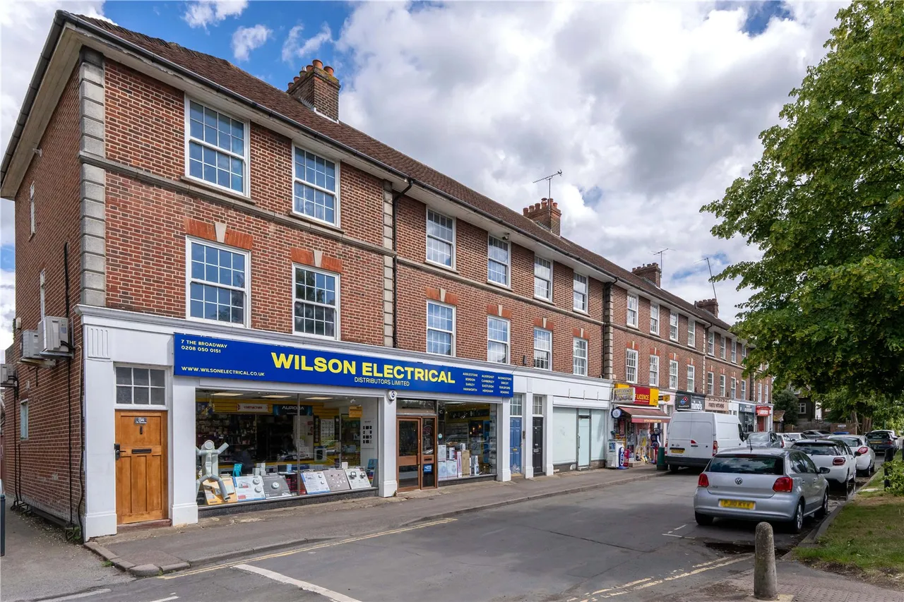 3 bed house for sale — Hampton Court Way, Thames Ditton, KT7 0LX