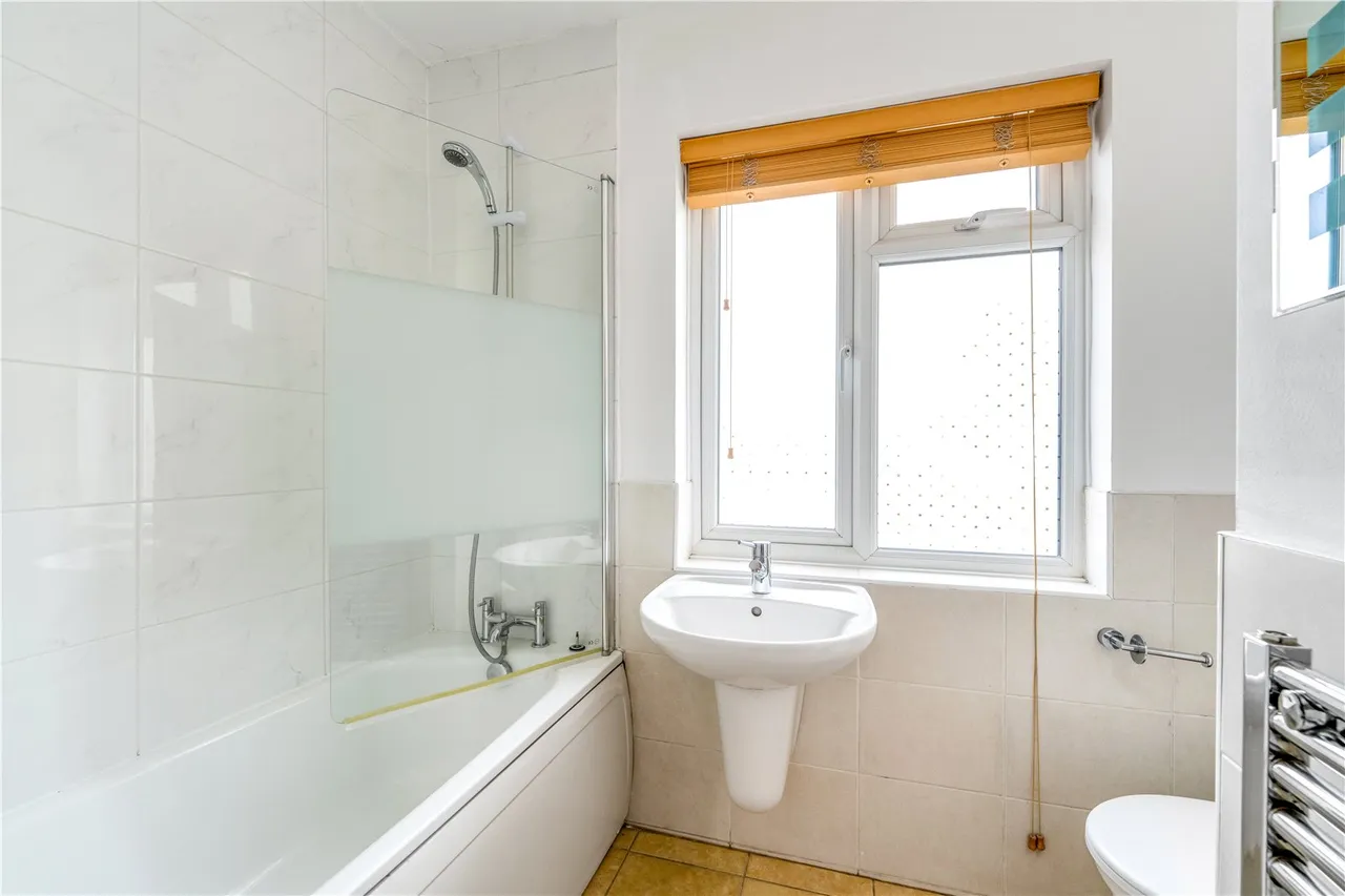 Hampton Court Way, Thames Ditton, KT7 0LX, photo 7