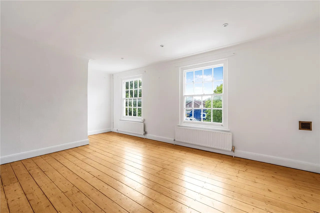 Hampton Court Way, Thames Ditton, KT7 0LX, photo 3