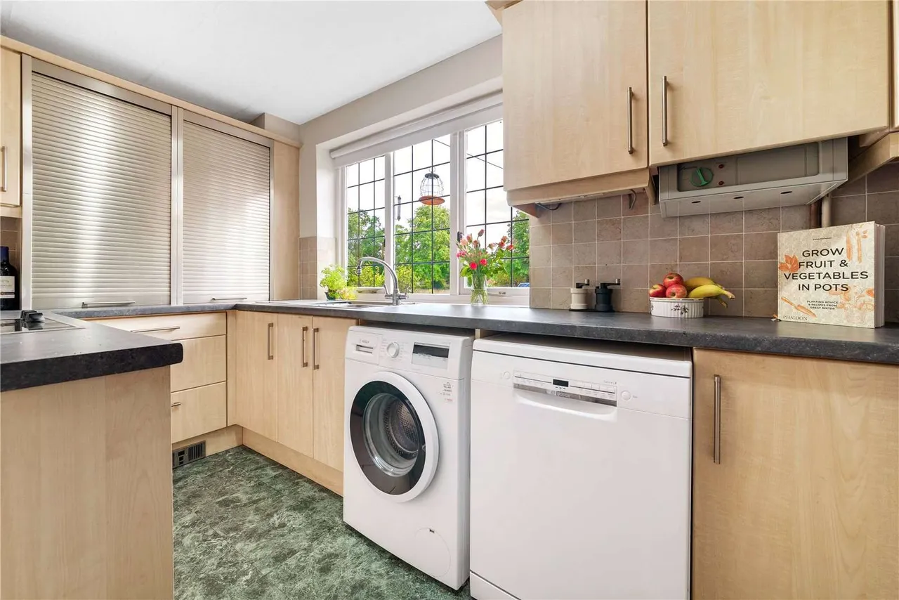 The Common, Dunsfold, GU8, photo 11