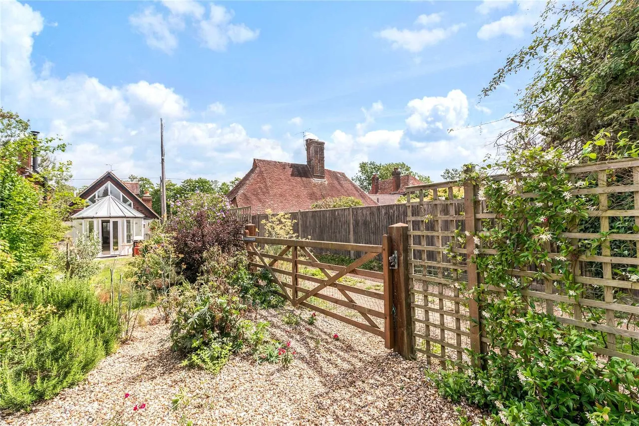 The Common, Dunsfold, GU8, photo 22
