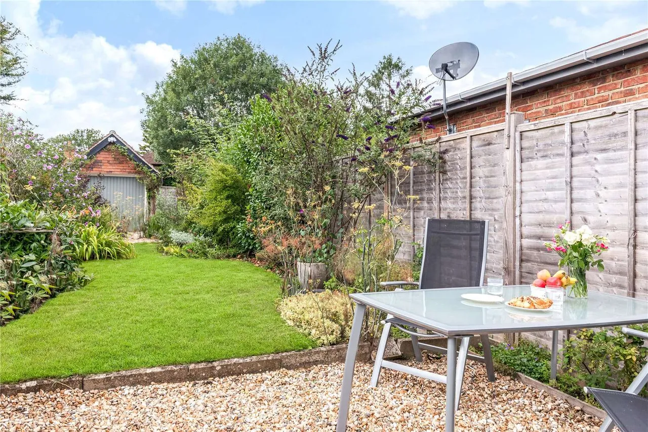The Common, Dunsfold, GU8, photo 17