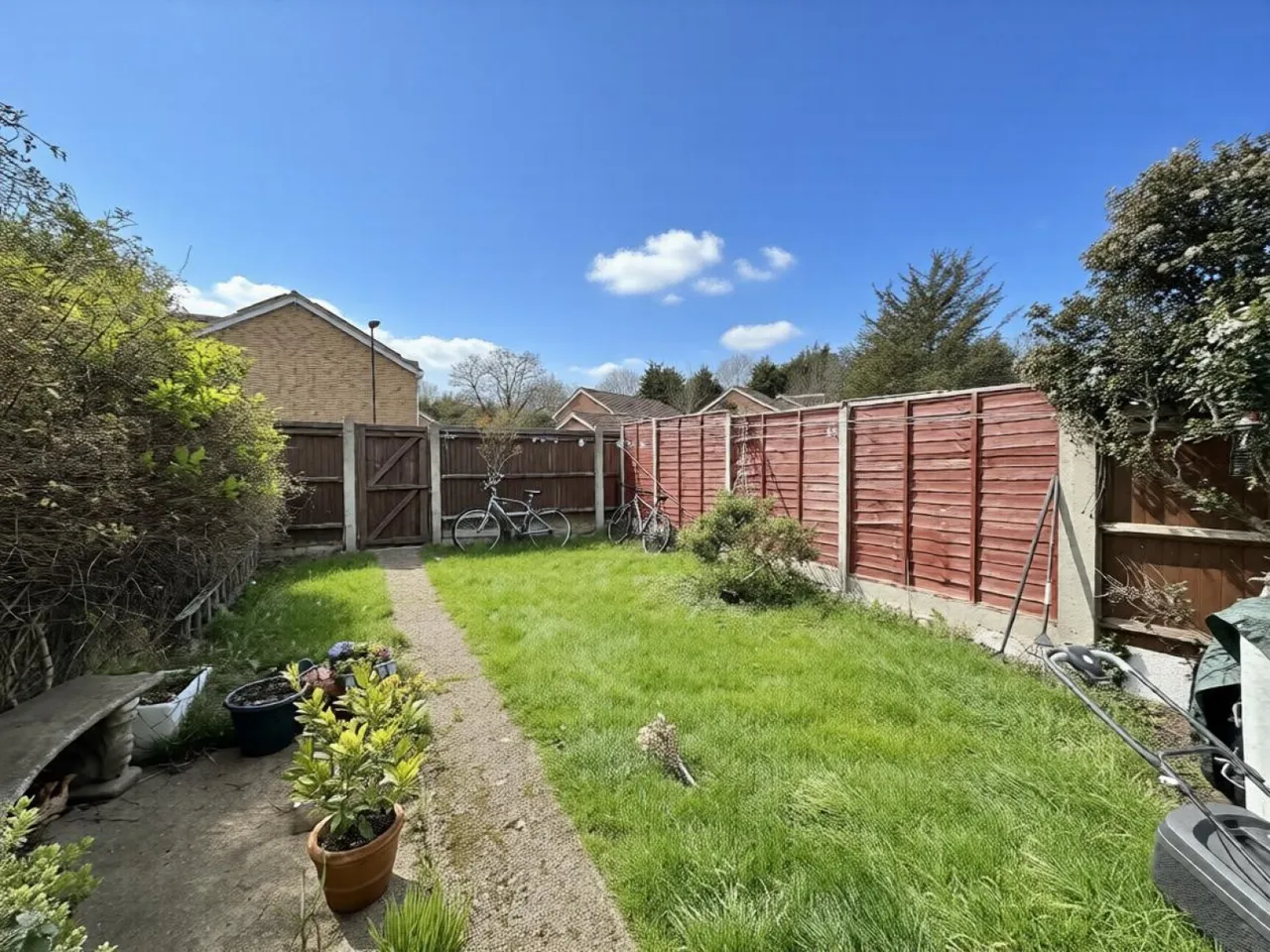Farman Grove, Northolt, UB5, photo 3