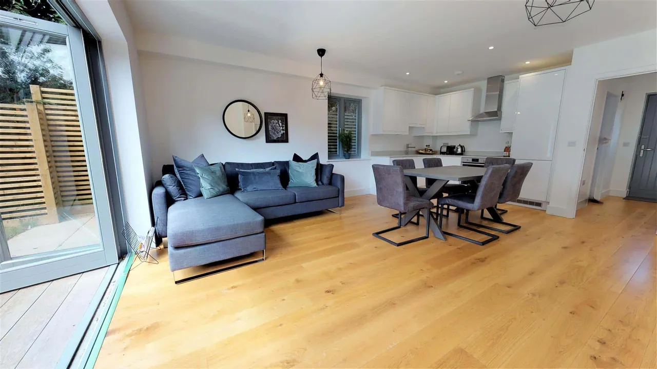 Trevelyan Gardens, Loughton, photo 7