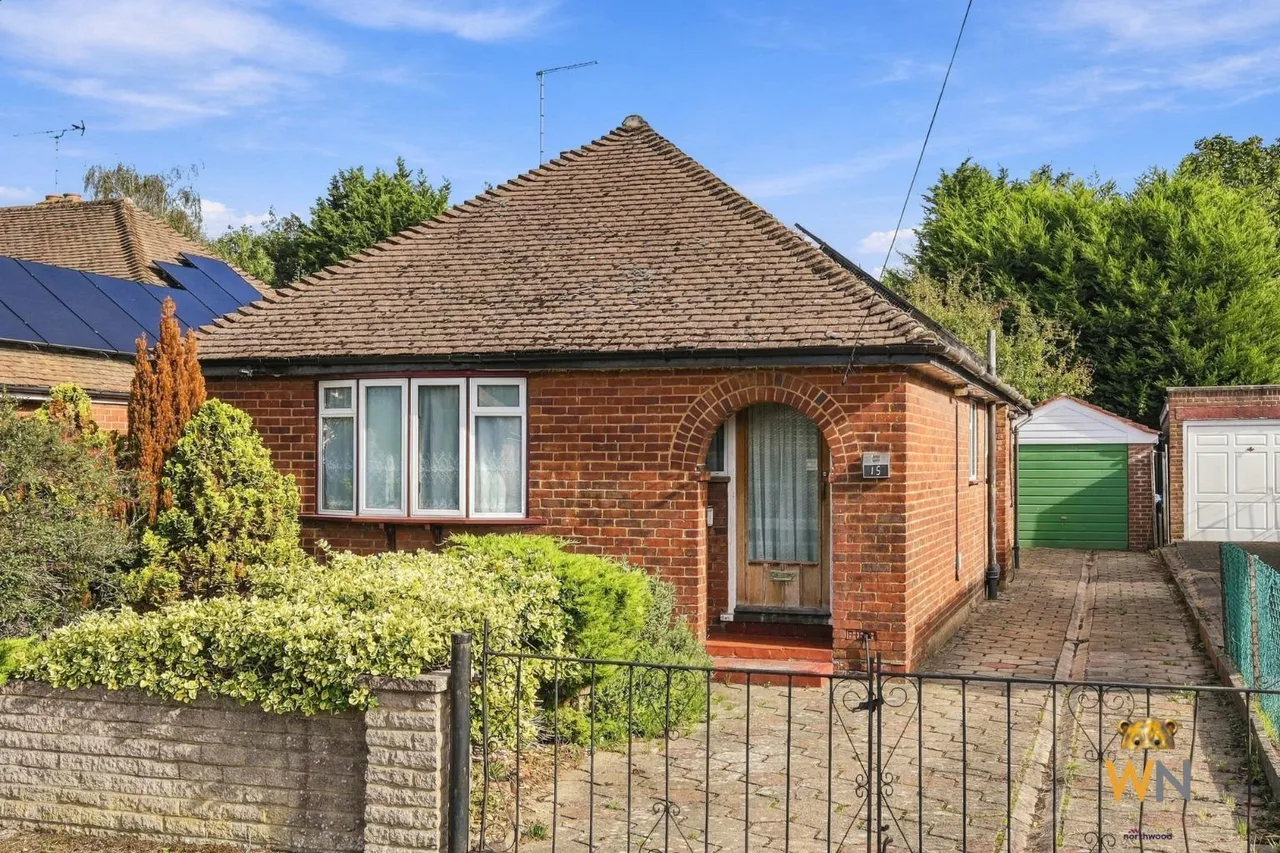 2 bed house for sale, St Mary's Avenue, Shenfield, CM15