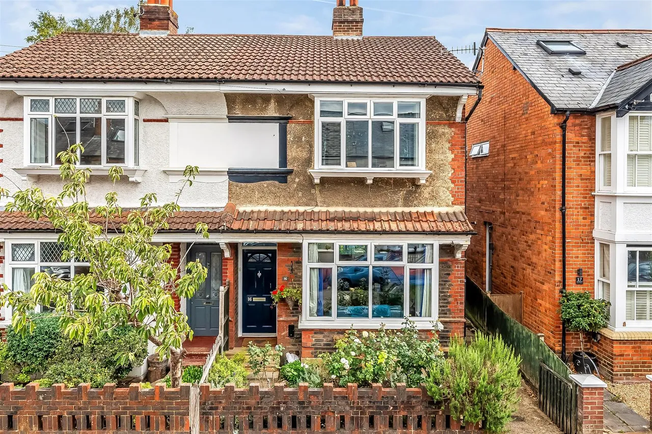 3 bed house for sale, Hart Road, Dorking, RH4