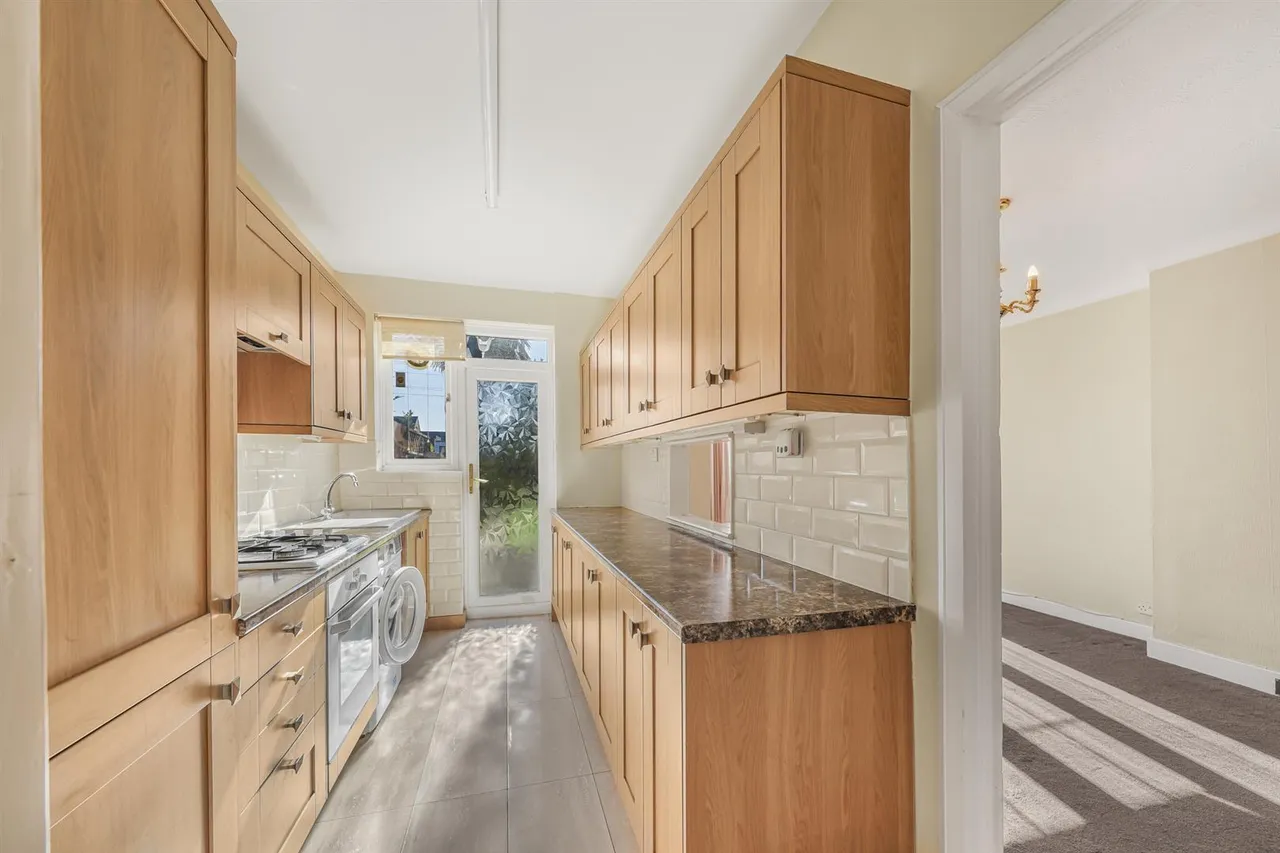 Coolgardie Avenue, Highams Park, E4 9HX, photo 5