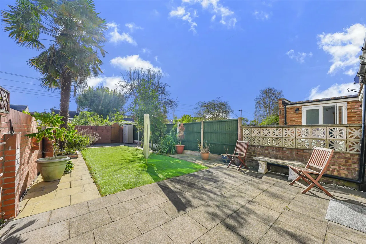 Coolgardie Avenue, Highams Park, E4 9HX, photo 11