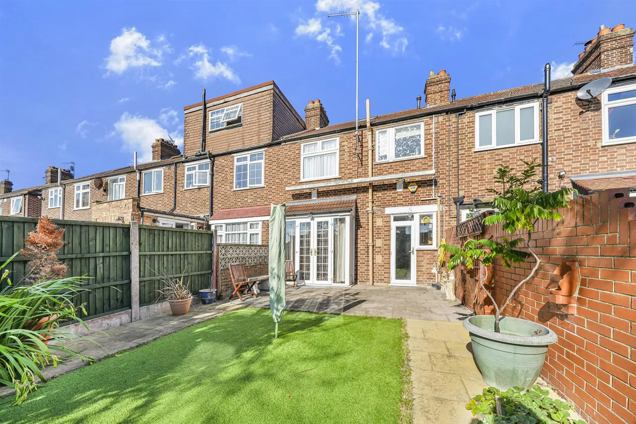 Coolgardie Avenue, Highams Park, E4 9HX, photo 12