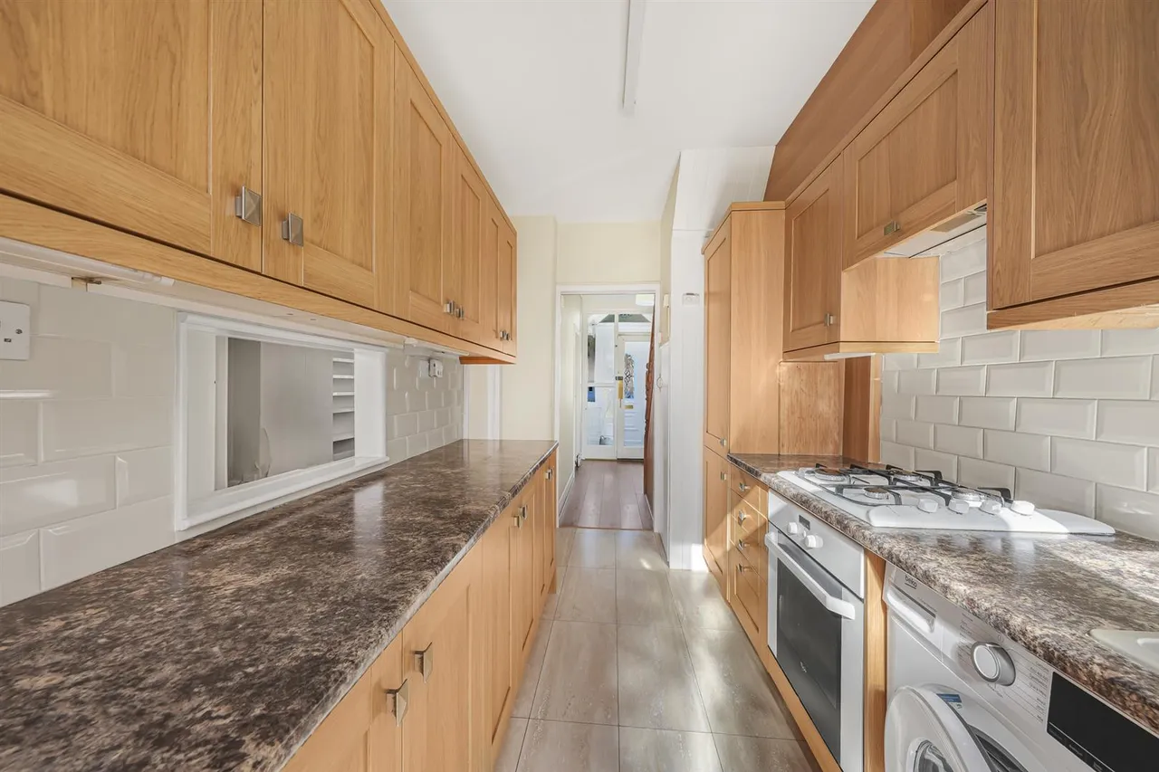 Coolgardie Avenue, Highams Park, E4 9HX, photo 4