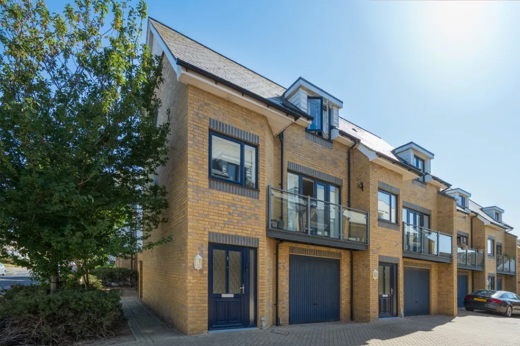 2 bed house for sale, Barton Mews, Whitstable