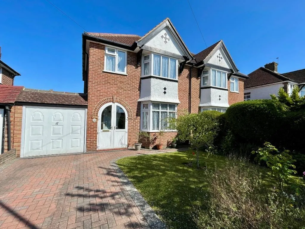 3 bed house to rent, Ellesmere Drive, South Croydon