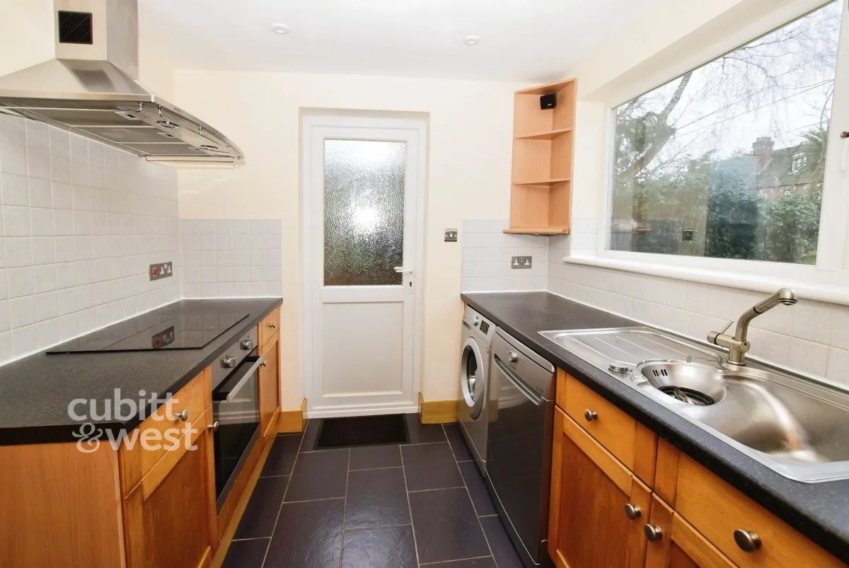Quarry Way, Southwater, RH13, photo 2