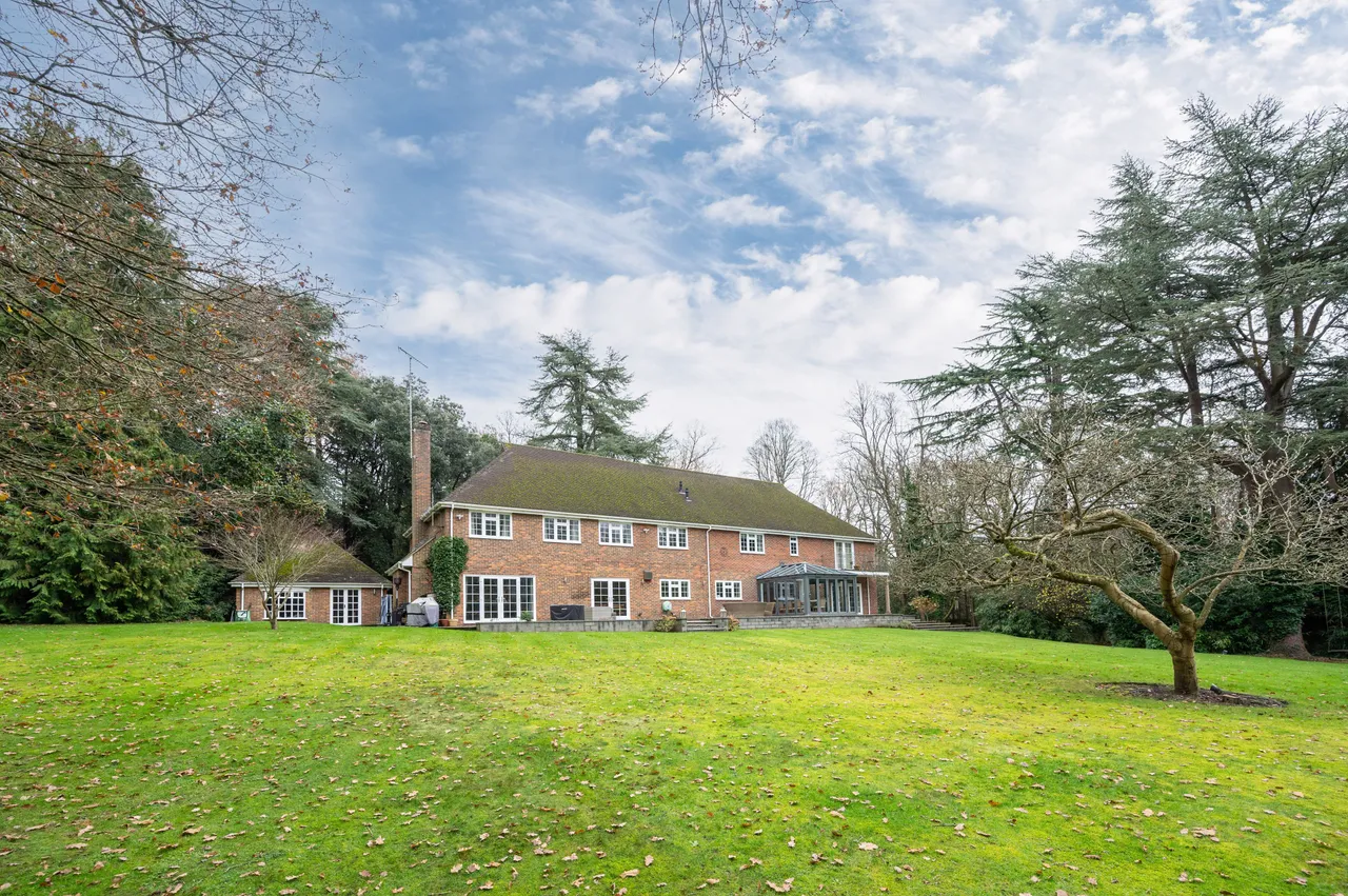 Woking, GU21, photo 21