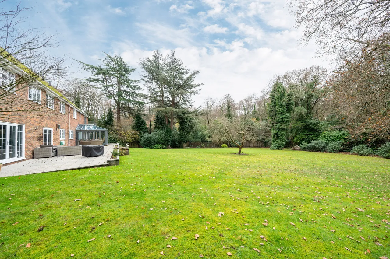 Woking, GU21, photo 8