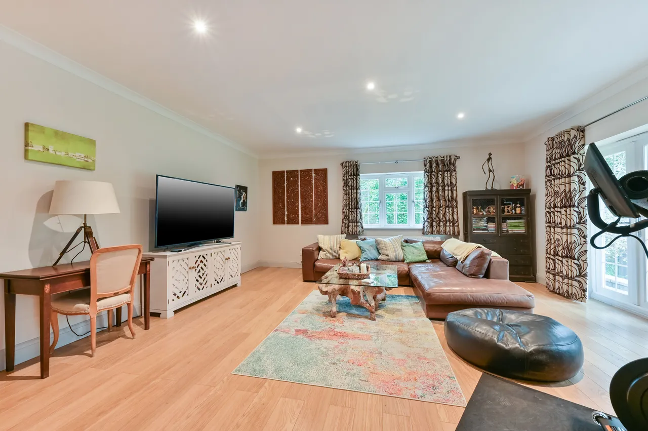 Woking, GU21, photo 14