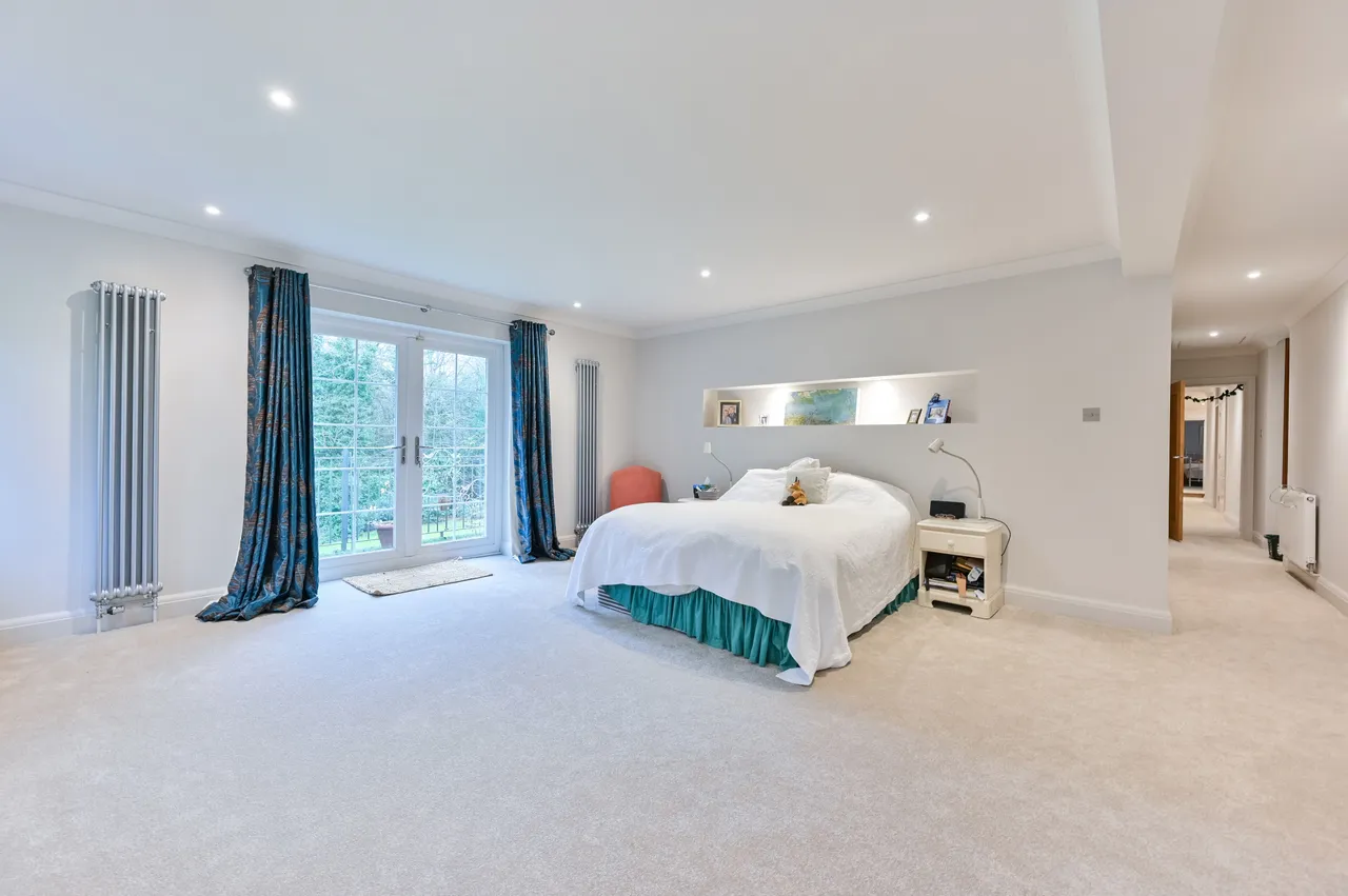 Woking, GU21, photo 5