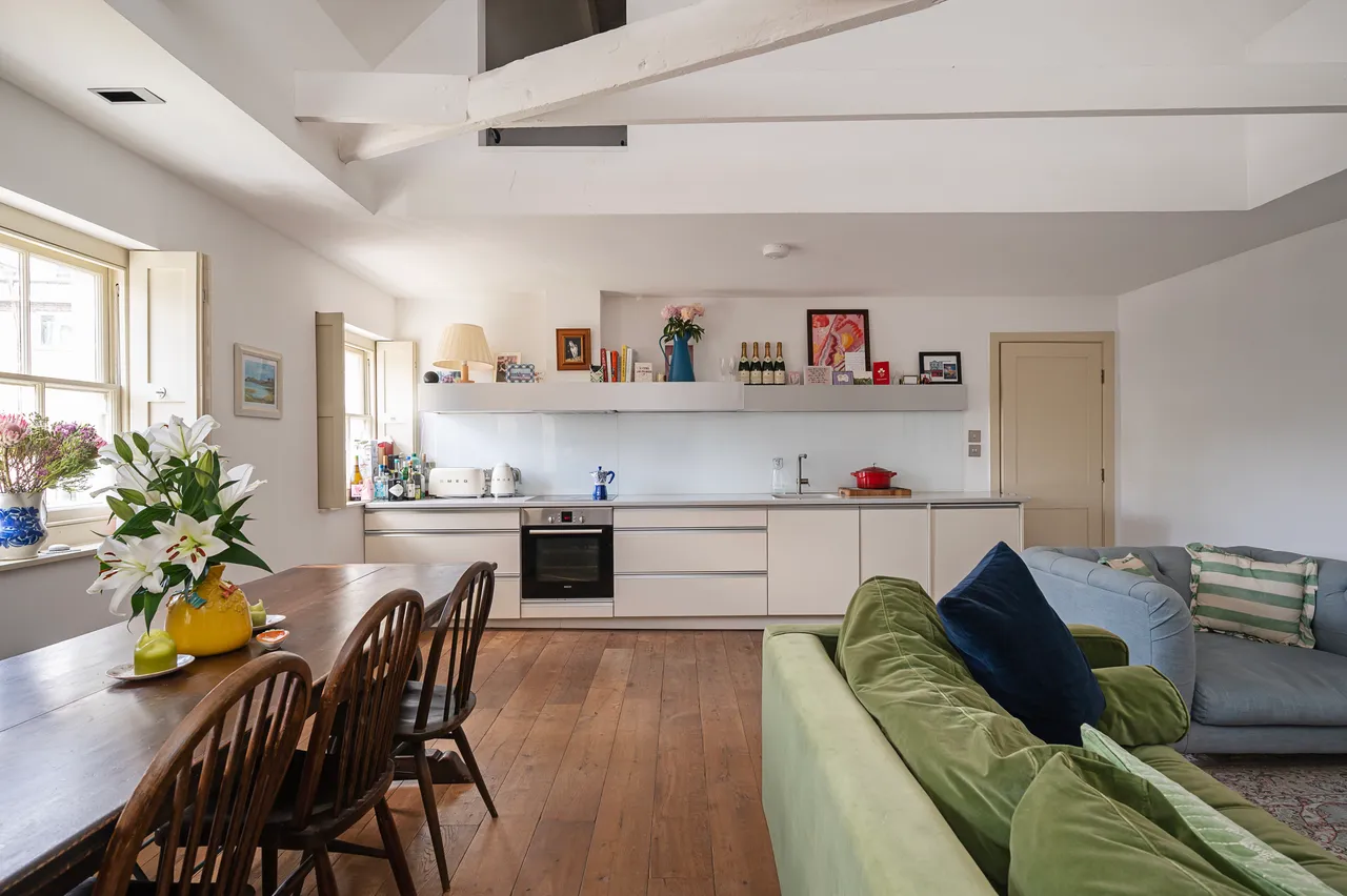 Flat 5, 16 Charles Square, London, photo 3