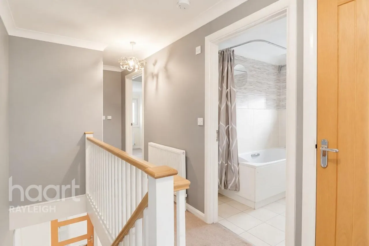 Homestead Close, Rayleigh, SS6, photo 12