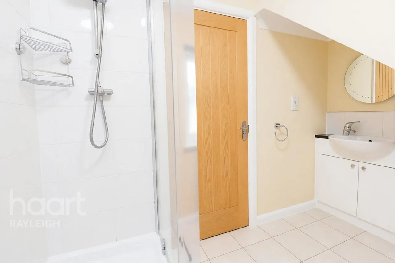 Homestead Close, Rayleigh, SS6, photo 16
