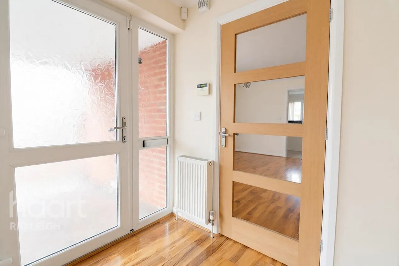 Homestead Close, Rayleigh, SS6, photo 9