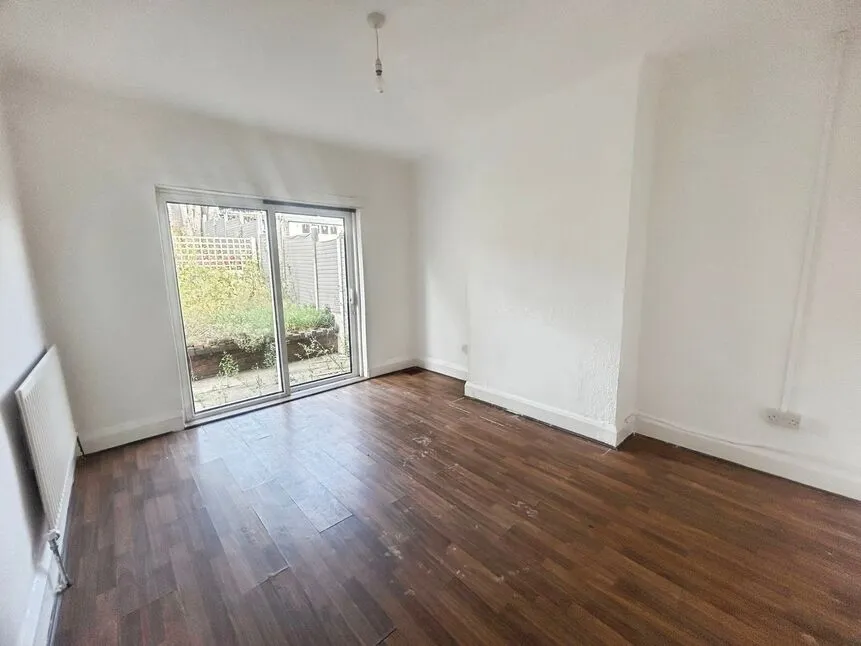 Cannock Road, Wolverhampton, West Midlands, WV10, photo 4